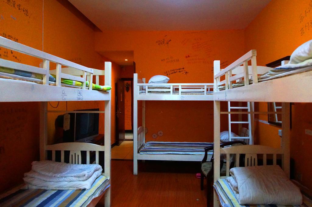 Dengba Hostel Chengdu Branch Bagian luar foto